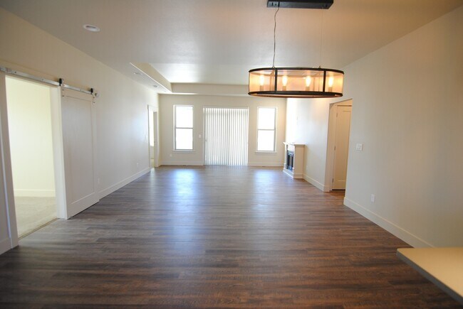 Building Photo - 1704/1706 Danny Boy Lane Duplex