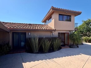 Building Photo - 2313 Warmlands Ave