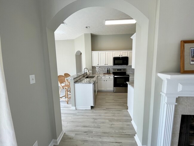 Building Photo - 2495 Chancellor Ridge Rd