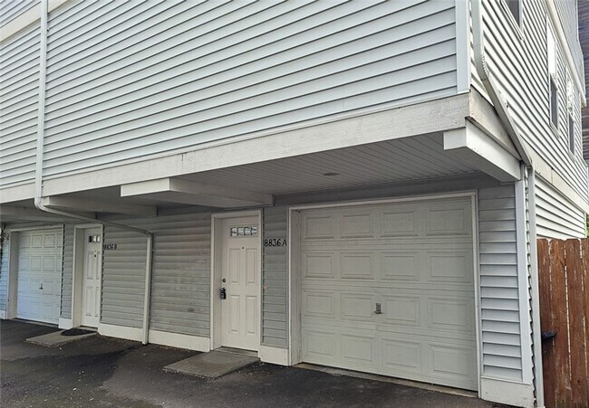 Building Photo - Great TownHome For Rent