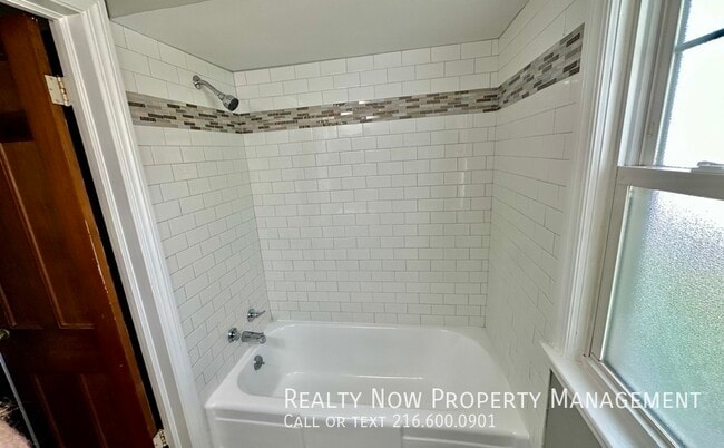 Building Photo - 1247 Argonne Rd