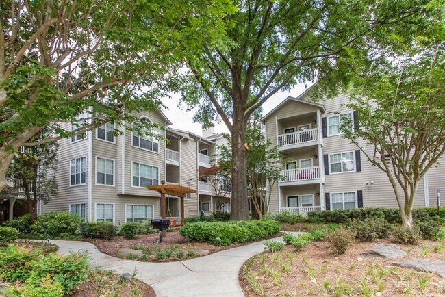Building Photo - 1250 Parkwood Cir SE