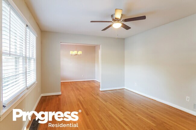 Foto del edificio - 216 Westwood Dr