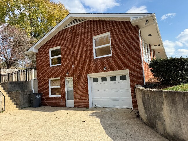 Building Photo - 532 Bays View Rd