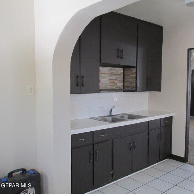 Building Photo - 7516 Hermosillo Dr