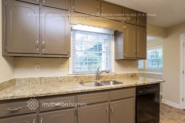 Foto del edificio - 3195 Sharon Ln
