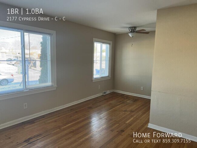 Foto del edificio - 2177 Cypress Dr