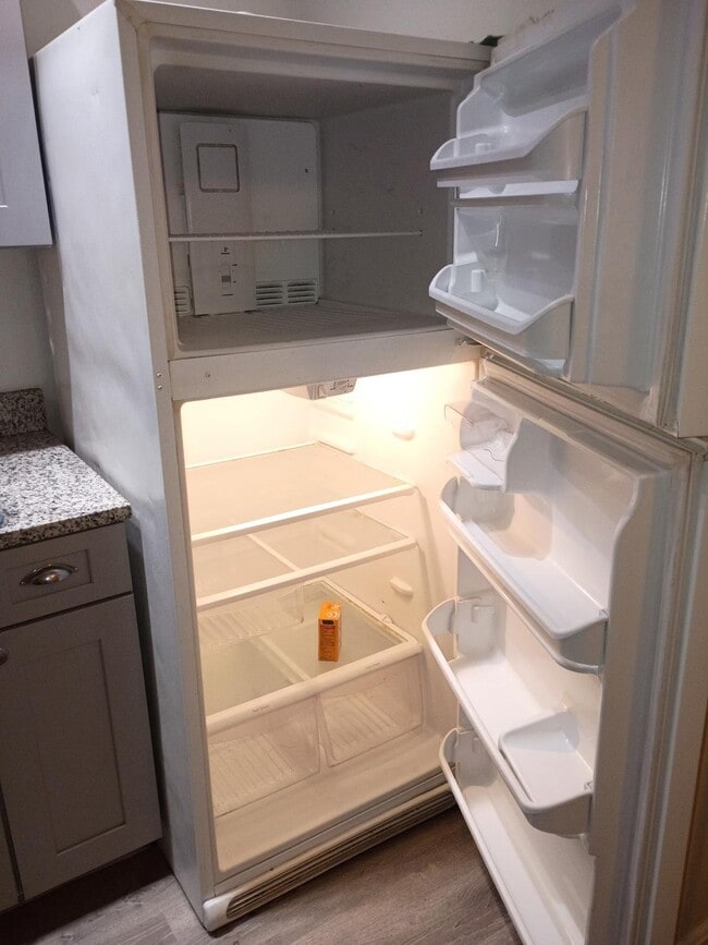 Building Photo - 146 Chandler St