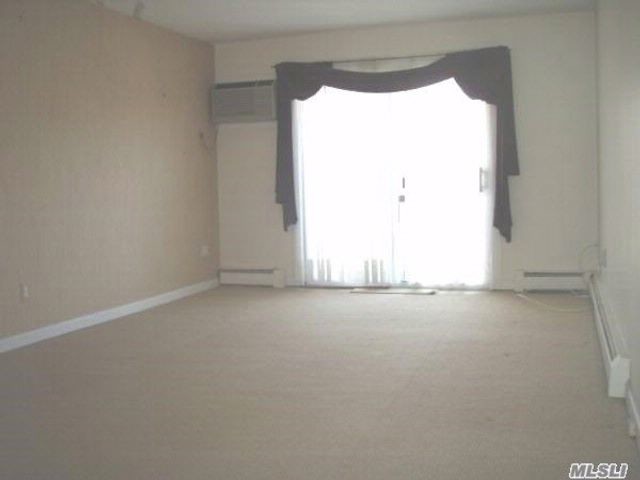 Foto del edificio - 957 Village Dr