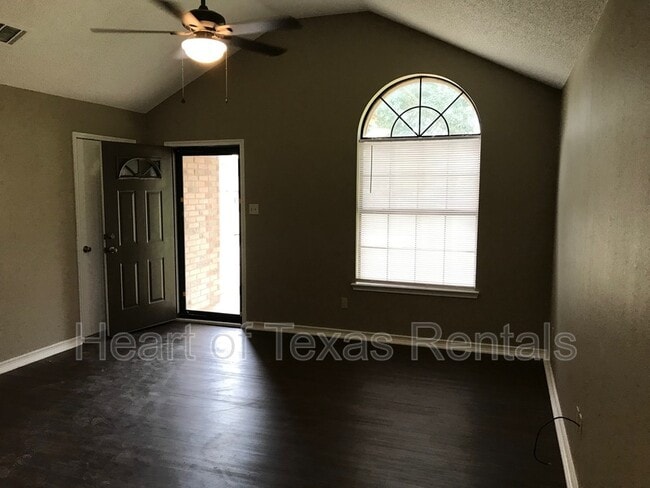 Building Photo - 275 Paintbrush