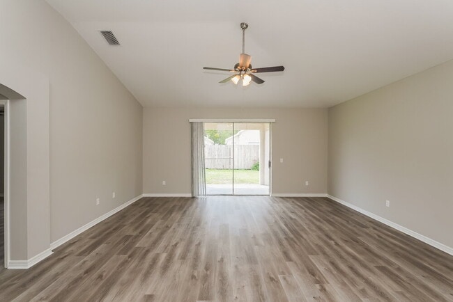 Foto del edificio - 6814 Monarch Park Dr
