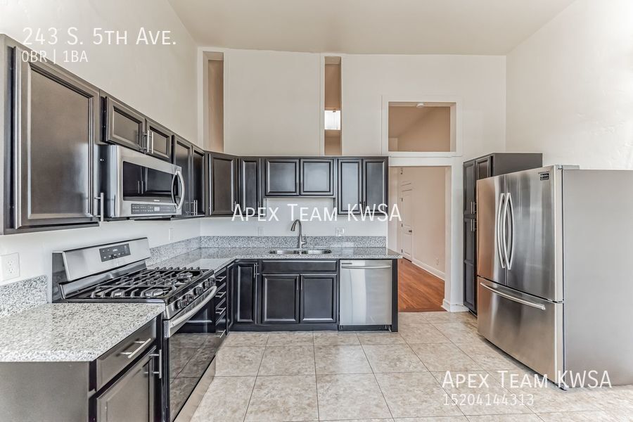 Primary Photo - 243 S 5th Ave