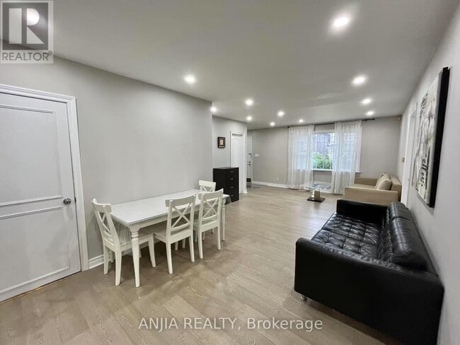 Building Photo - 298 Empress Ave