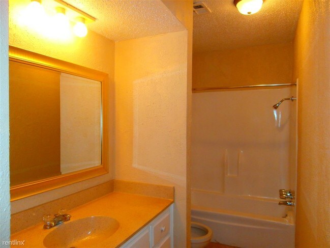 Foto del edificio - 5800 NW 29th St