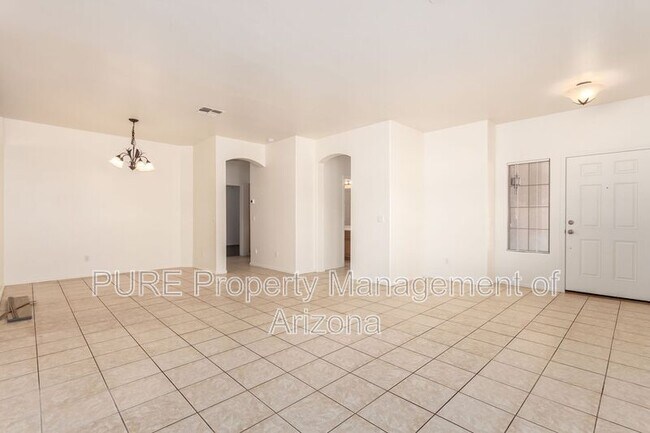 Building Photo - 2265 S Del Rancho