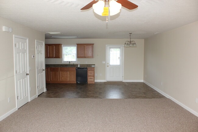 Building Photo - 816 Carson Cir