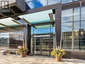 Building Photo - 4208 Dundas St W