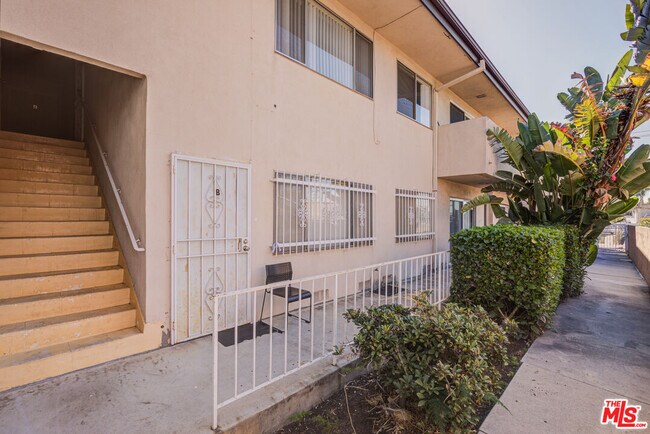 Foto del edificio - 305 E Plymouth St