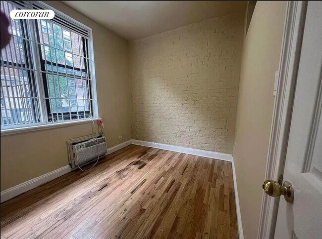 Foto del edificio - 233 E 12th St
