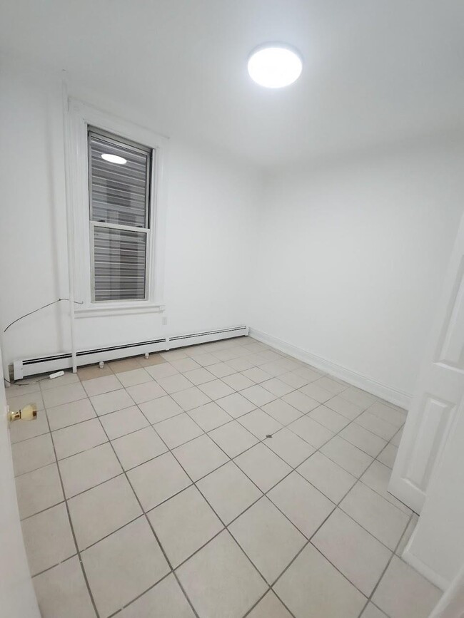 Foto del edificio - 4530 Hudson Ave
