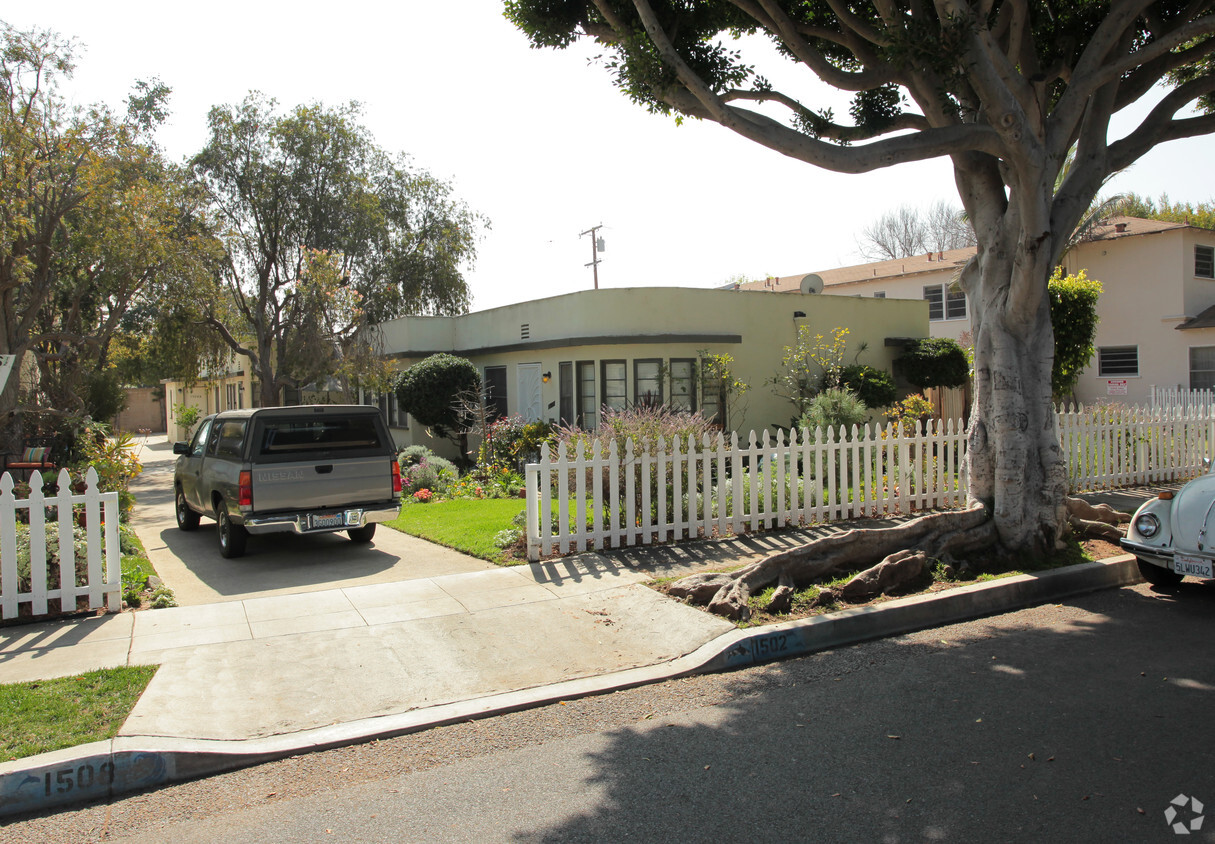 Building Photo - 1502 Maple Street