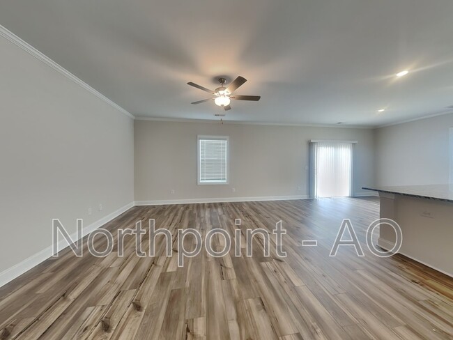 Building Photo - 410 Access Dr