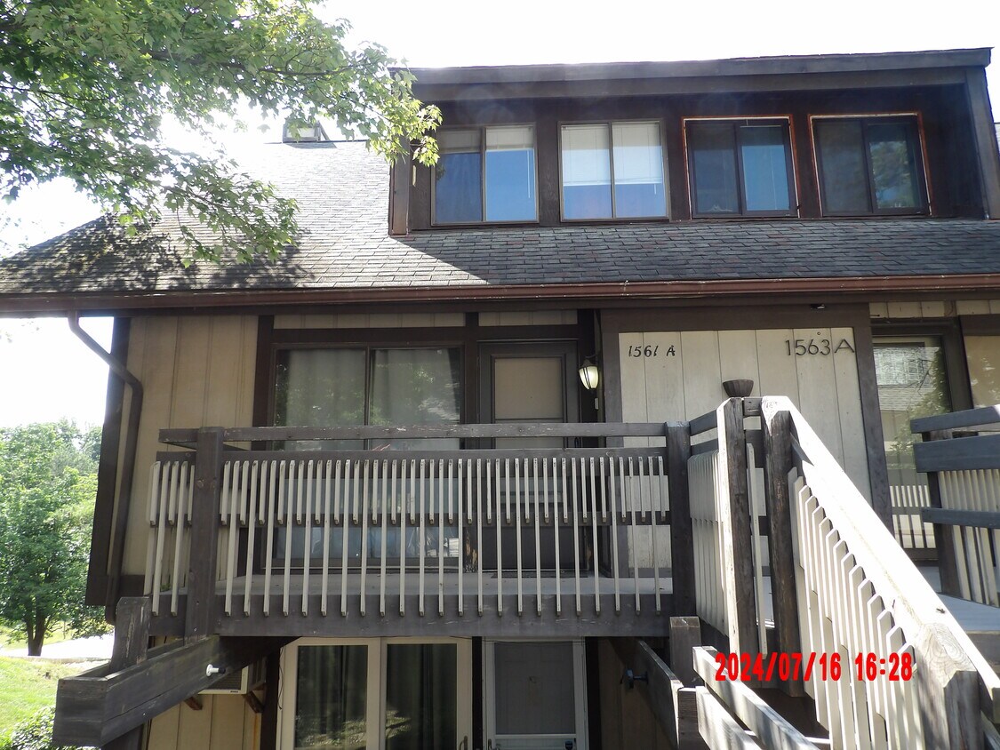 Primary Photo - 1561 Treetop Trail