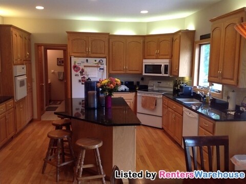 Foto del edificio - 8845 River Heights Way