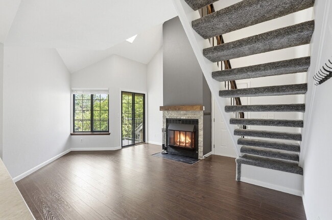 Building Photo - $1,945.95- 1 Bed, 1 Bath Updated Lofted Condo in Boulder with Central AC and In-Unit Laundry!