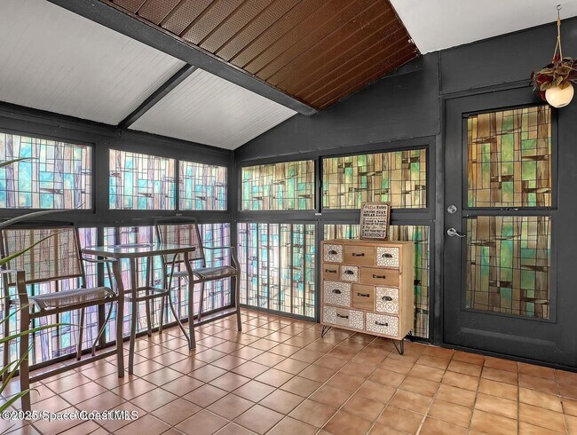 Foto del edificio - 730 Ridge Club Dr
