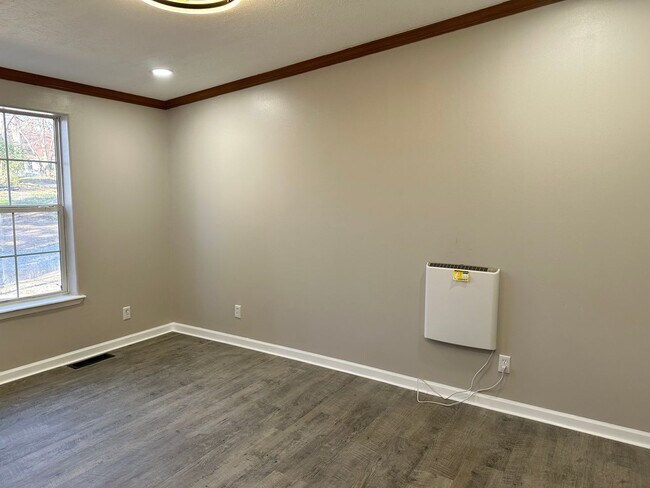 Building Photo - 186 Meadow
