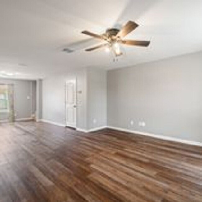 Foto del edificio - **4 Weeks Free!** Almost New In Luckey Ranch!!!