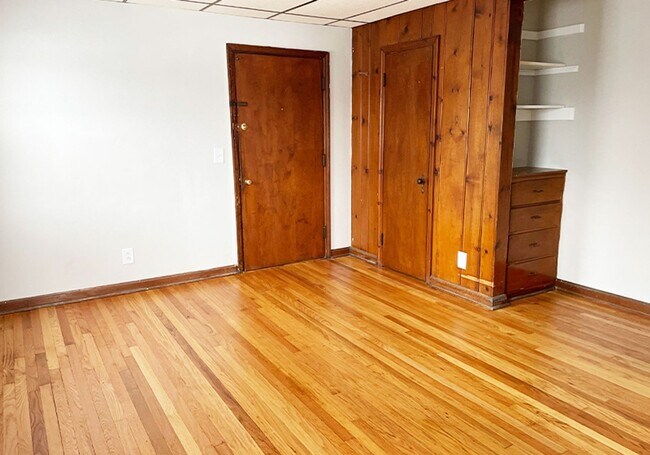 Foto del edificio - 960 Ludlow Ave