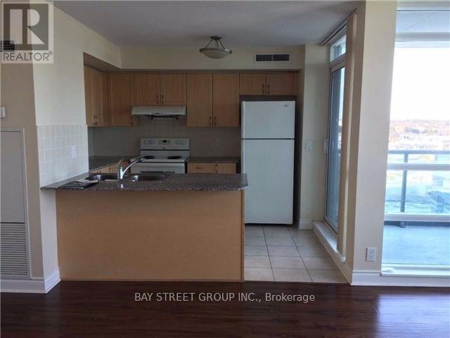 Photo du bâtiment - 75-1275 S Town Centre Blvd