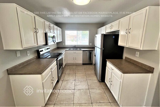 Foto del edificio - 15474 W Banff Ln