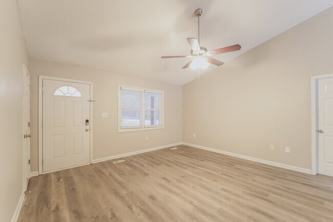 Building Photo - 731 Firecrest St SE