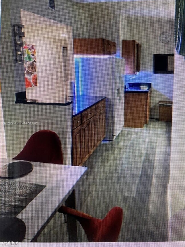 Building Photo - 3 br, 2 bath House - 3011 Broadway Apt 1