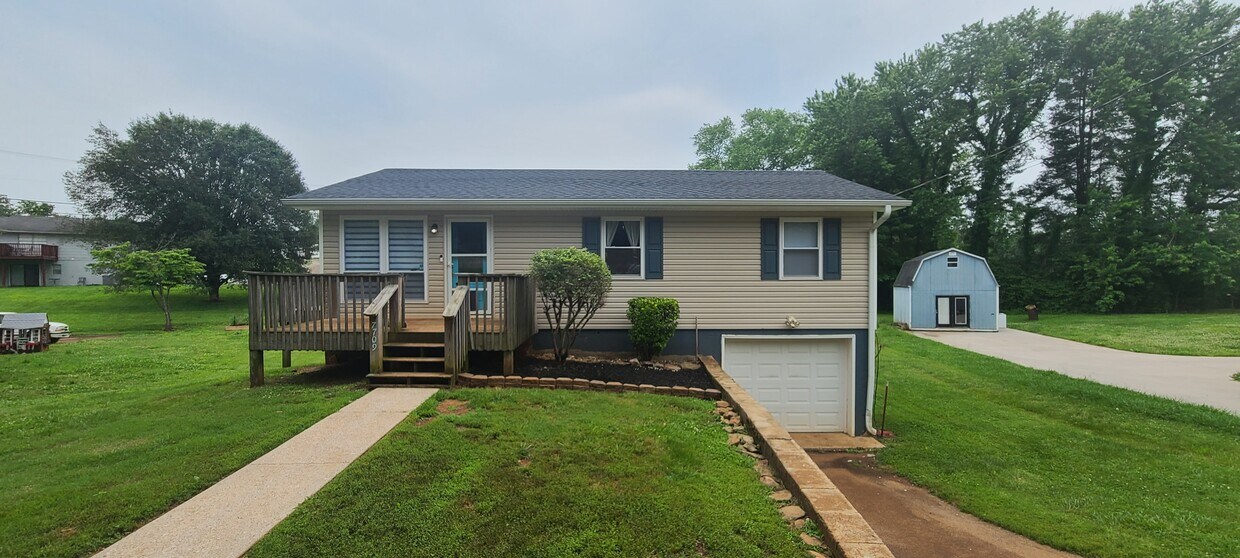 Front Exterior - 7709 Carraway Cir