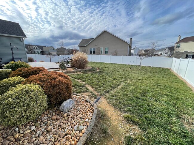 Building Photo - 172 Shrewsbury Dr