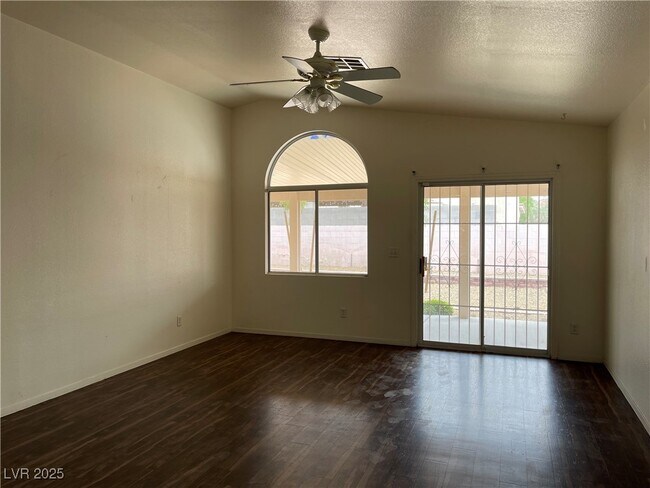 Foto del edificio - 5002 Drifting Pebble St