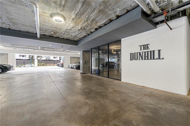 Foto del edificio - 6890 Peachtree Dunwoody Rd NE