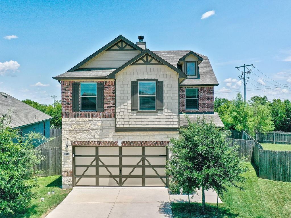 Foto principal - 19220 Zachary Taylor St