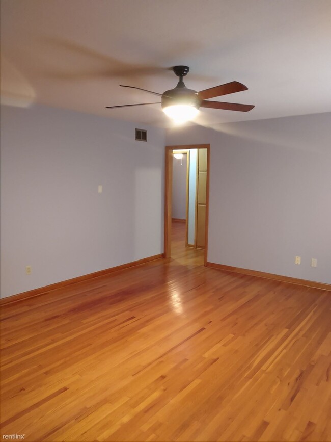 Building Photo - 3 br, 1 bath House - 2602 E Pawnee St