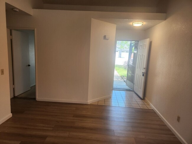 Building Photo - Corner Lot 3 Bedroom/2 Bathroom Home Avail...