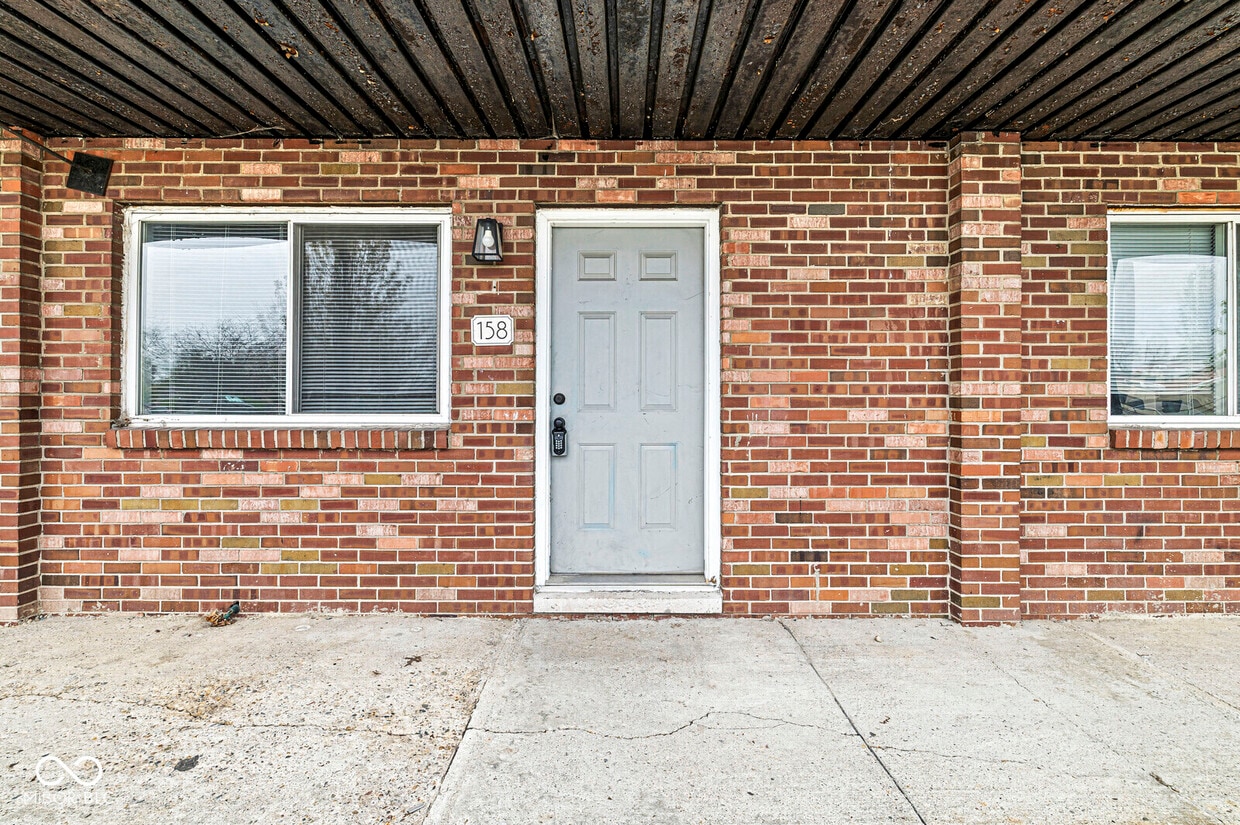 Primary Photo - 10291 Medallion Dr