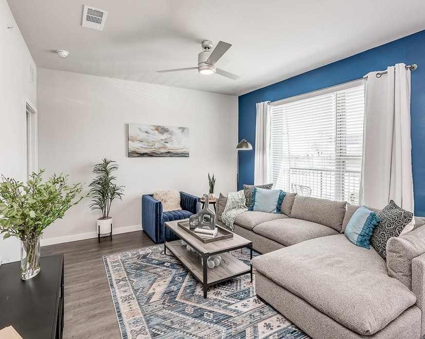 Primary Photo - 10920 Day Rd