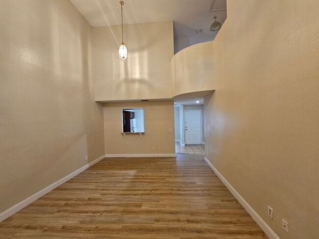 Building Photo - 14508 Laguna Beach Cir