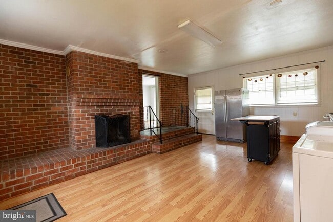 Building Photo - 612 N Preston St