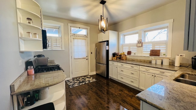 Building Photo - 3938 N Monticello Ave