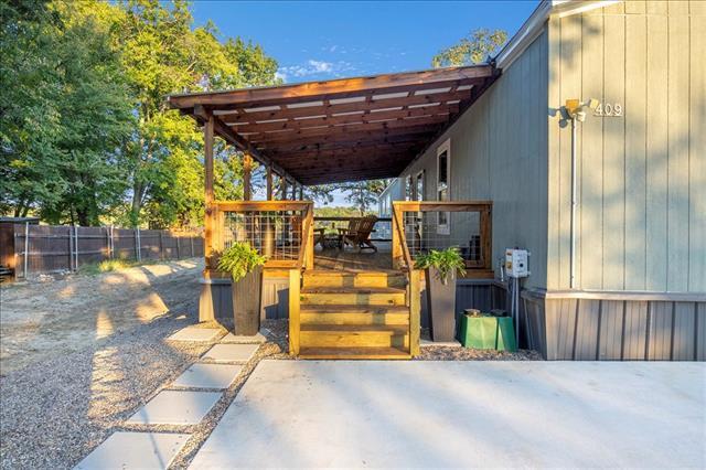 Foto del edificio - 409 Willow Dr